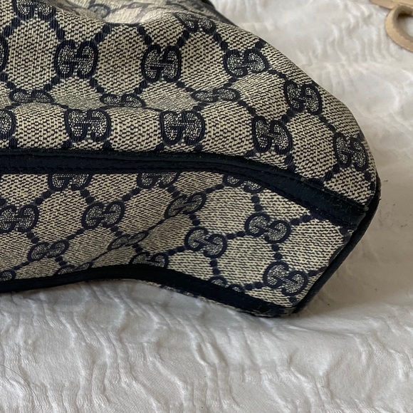 Vintage Gucci Clutch - Picture 9 of 9